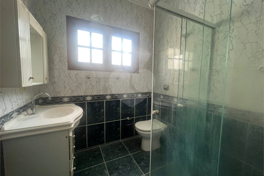 Sobrado à venda com 3 quartos, sendo 1 suíte, em Tremembé, São Paulo, SP