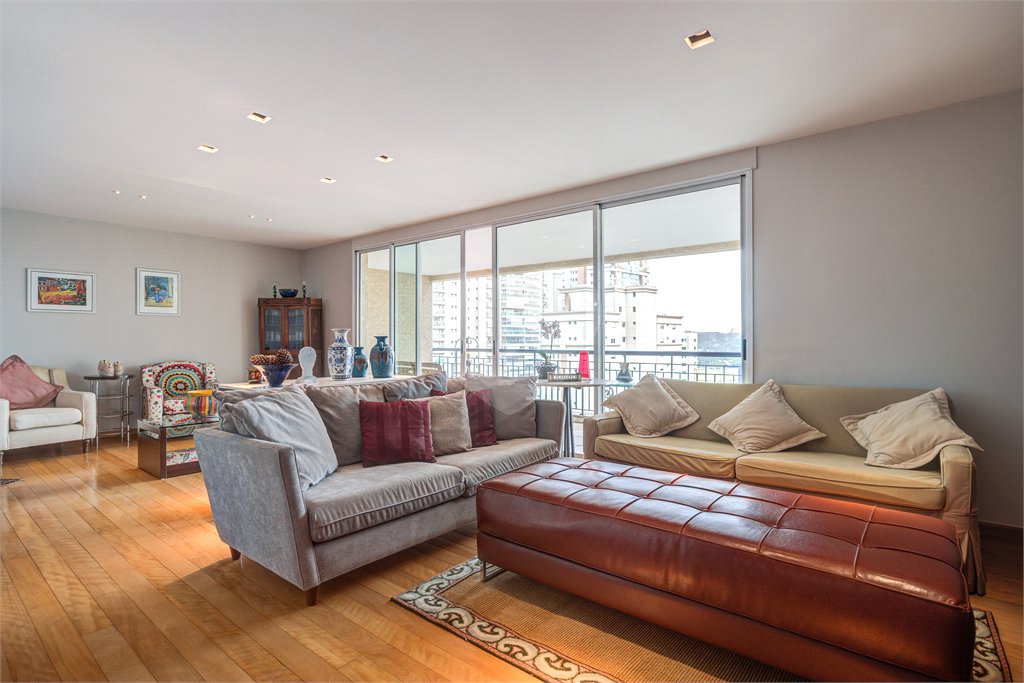 Apartamento à venda com 4 quartos, sendo 3 suítes, em Brooklin, São Paulo, SP