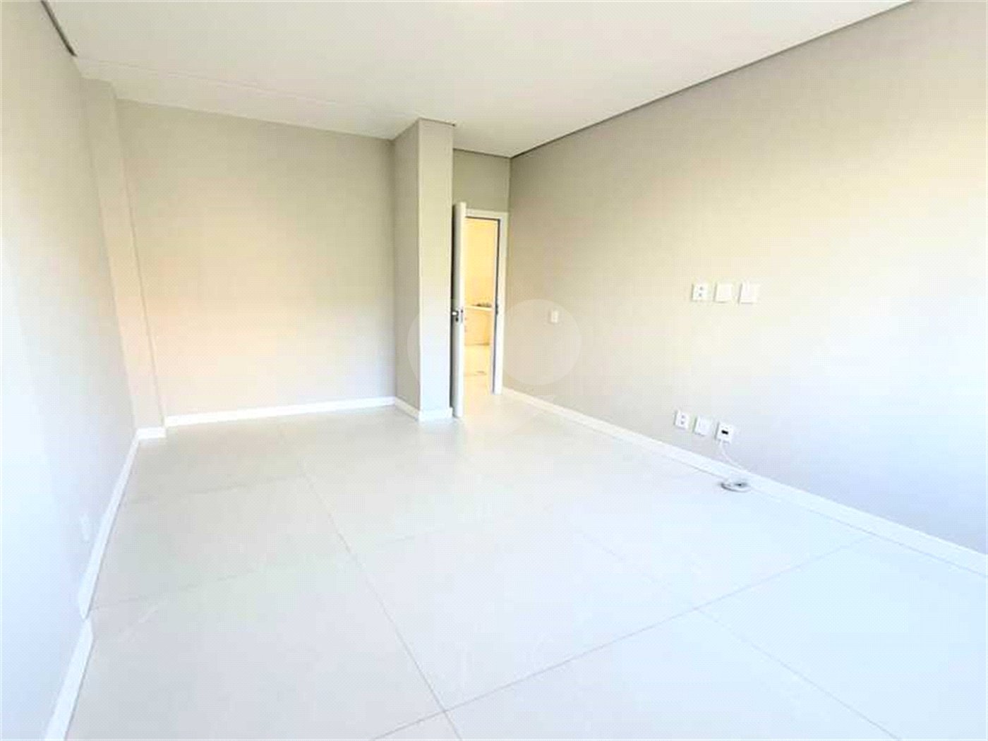 Apartamento à venda com 3 quartos, sendo 1 suíte, em Laranjeiras, Rio de Janeiro, RJ