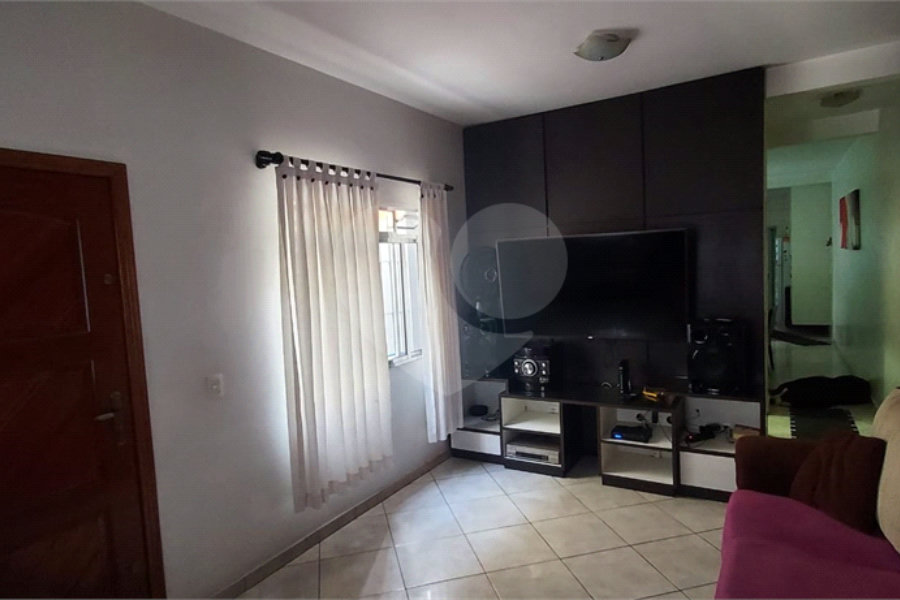 Sobrado à venda com 3 quartos, sendo 1 suíte, em Vila Sabrina, São Paulo, SP