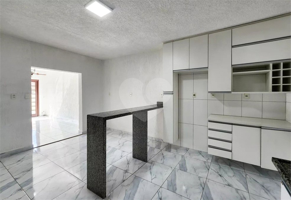 Sobrado à venda com 3 quartos, sendo 1 suíte, em Nova Petrópolis, São Bernardo do Campo, SP