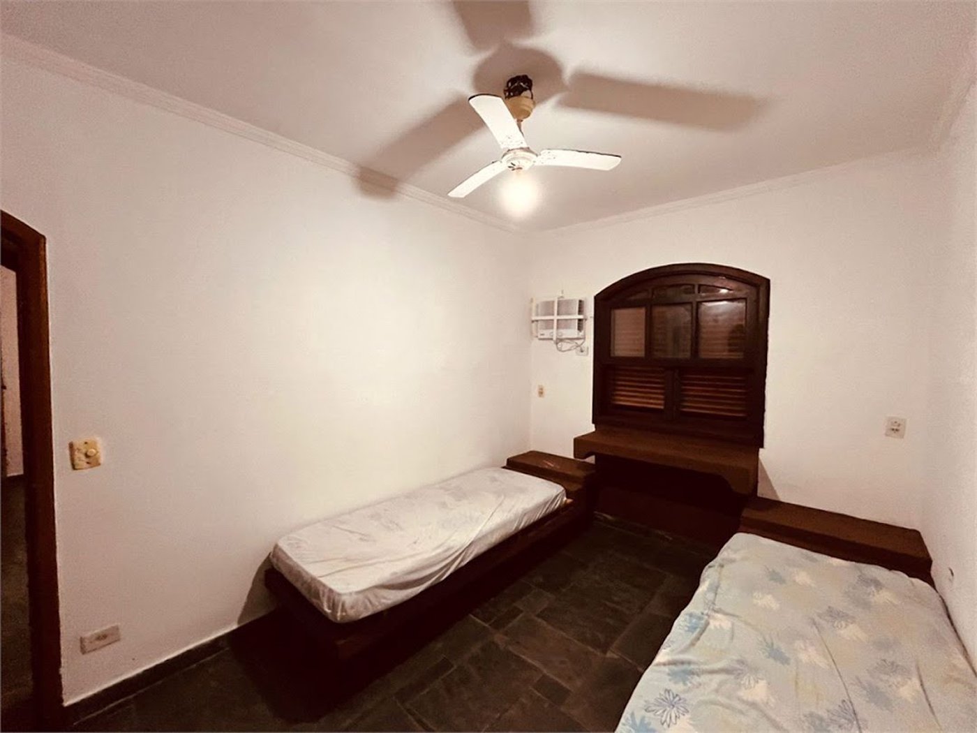 Casa com 6 dormitórios à venda, 300 m² por R$ 680.000,00 - Balneário Cidade Atlântica - Guarujá/SP