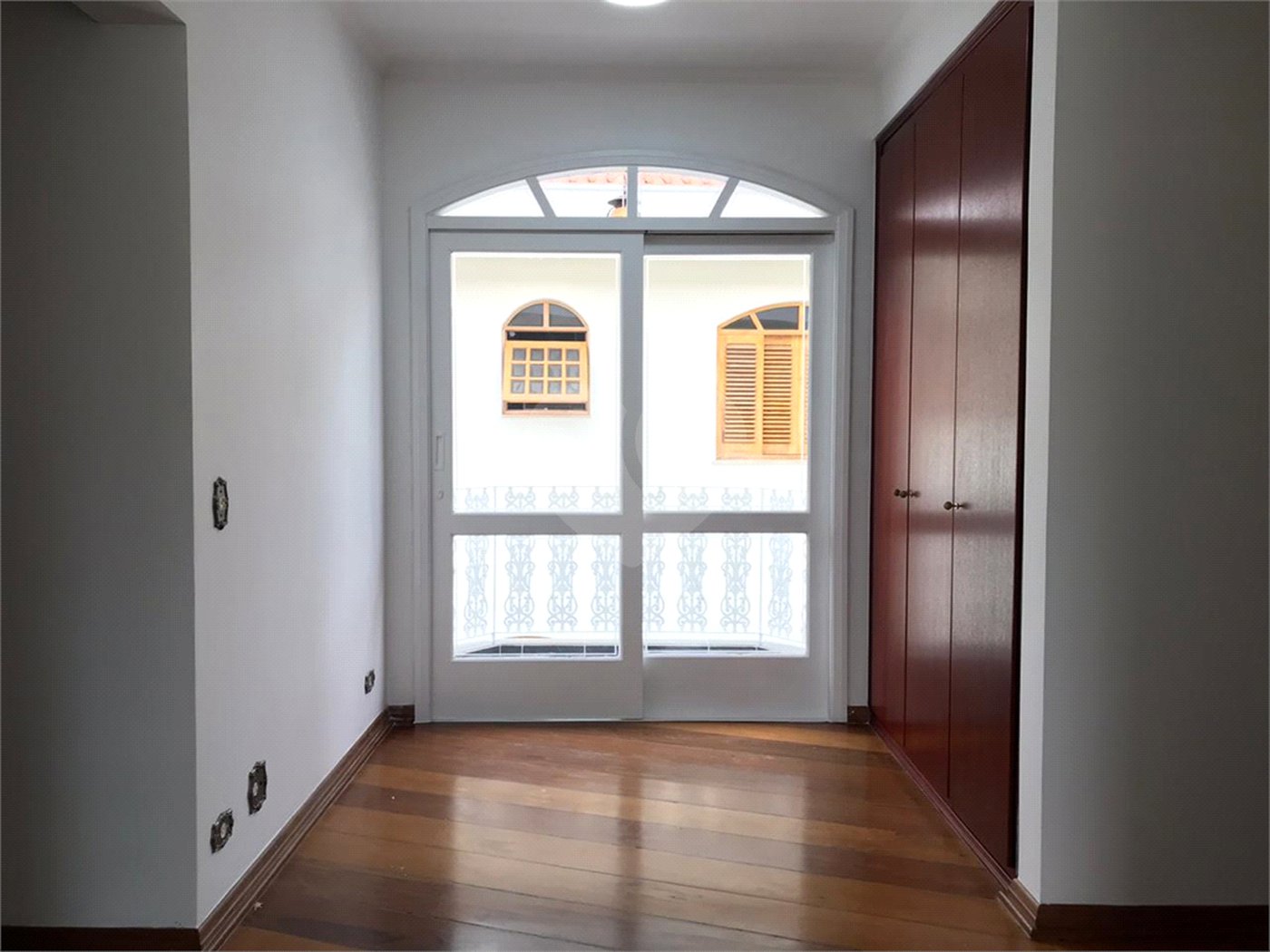 Sobrado à venda com 4 quartos, sendo 3 suítes, em Alto da Boa Vista, São Paulo, SP