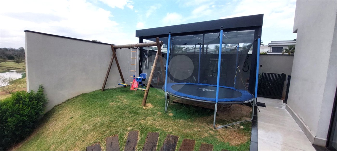 Casa à venda com 3 suítes no condomínio Figueira Garden, Atibaia - SP
