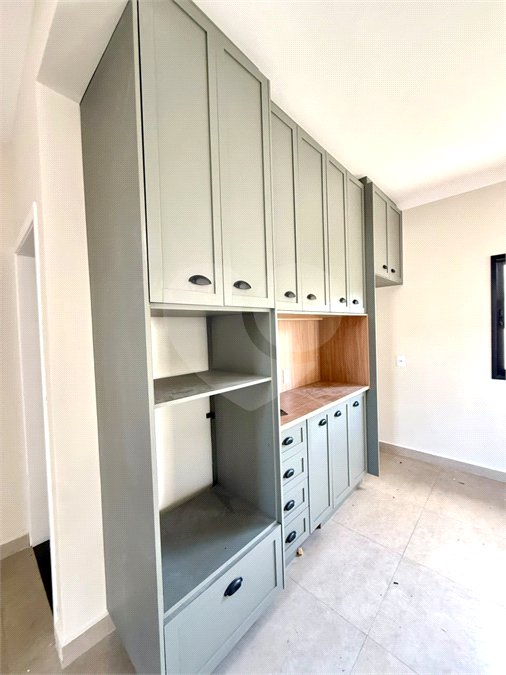 Casa à venda ou para alugar com 3 quartos, sendo 1 suíte, no condomínio Residencial Marchant Buarque, Atibaia - SP