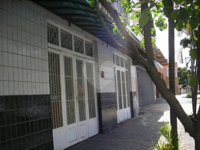 Sobrado à venda com 3 quartos em Carandiru, São Paulo, SP