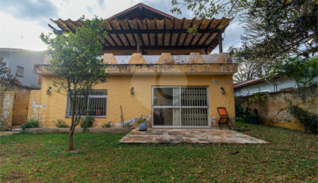 Casa à venda com 3 quartos, sendo 1 suíte,  em Interlagos, São Paulo, SP