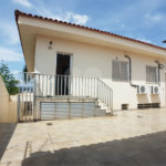 Casa à venda ou para alugar com 4 quartos, sendo 2 suítes,  em Santa Rosa, Vinhedo, SP