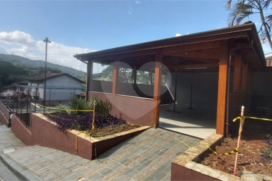 Casa à venda com 2 quartos no condomínio Parque das Araucárias, São Paulo - SP