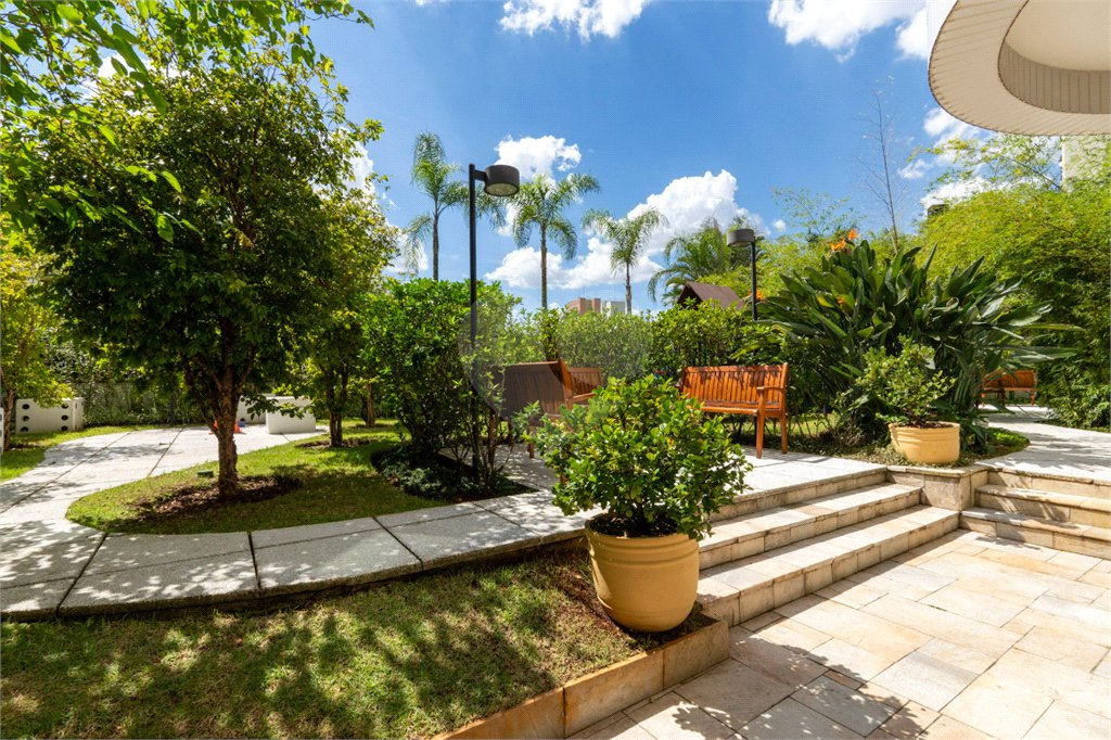 Apartamento à venda com 3 suítes em Vila Suzana, São Paulo, SP