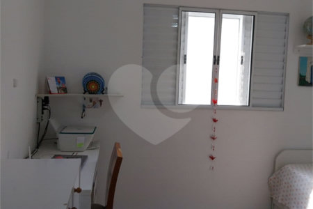 Casa à venda com 3 quartos, sendo 1 suíte, no condomínio Villagio Esperanza, Guarulhos - SP