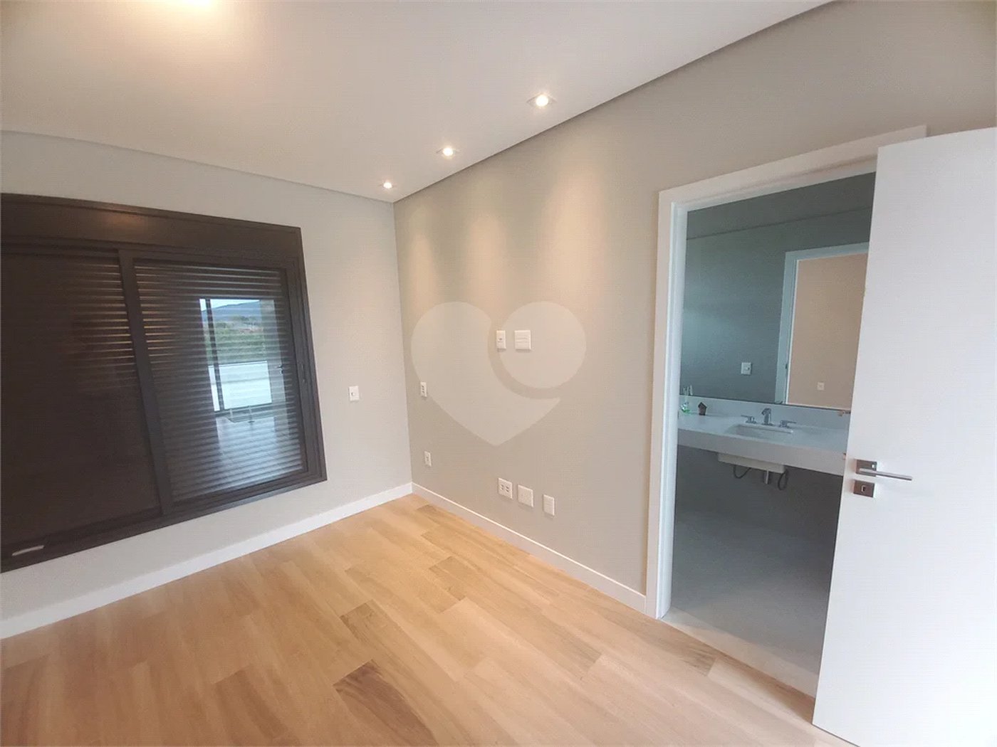 Casa à venda com 4 suítes em Paineiras, Itupeva, SP