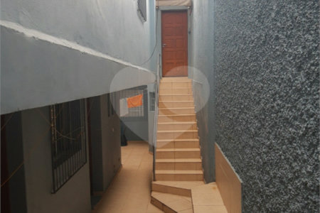 Sobrado à venda com 3 quartos, sendo 1 suíte, em Jardim Helga, São Paulo, SP