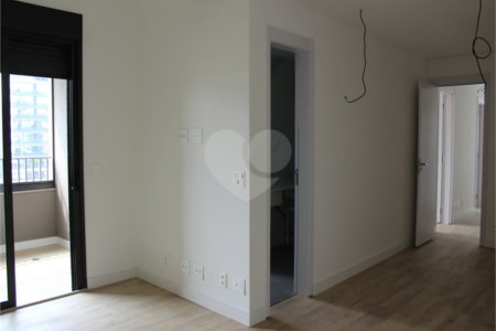 Apartamento à venda com 3 suítes em Pinheiros, São Paulo, SP