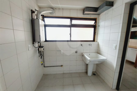 Apartamento à venda com 4 quartos, sendo 2 suítes,  em Alto da Lapa, São Paulo, SP