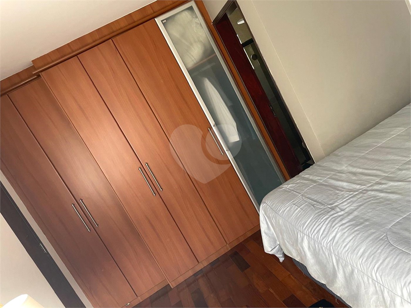 Casa à venda com 3 quartos, sendo 1 suíte, no condomínio Residencial Via Veneto, São Paulo - SP