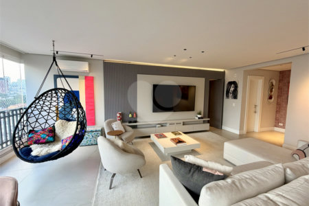 Apartamento à venda com 3 suítes em Vila Romana, São Paulo, SP