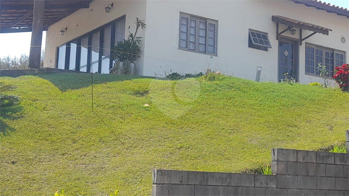 Casa à venda com 3 quartos, sendo 2 suítes, no condomínio Outeiro das Flores, Itupeva - SP