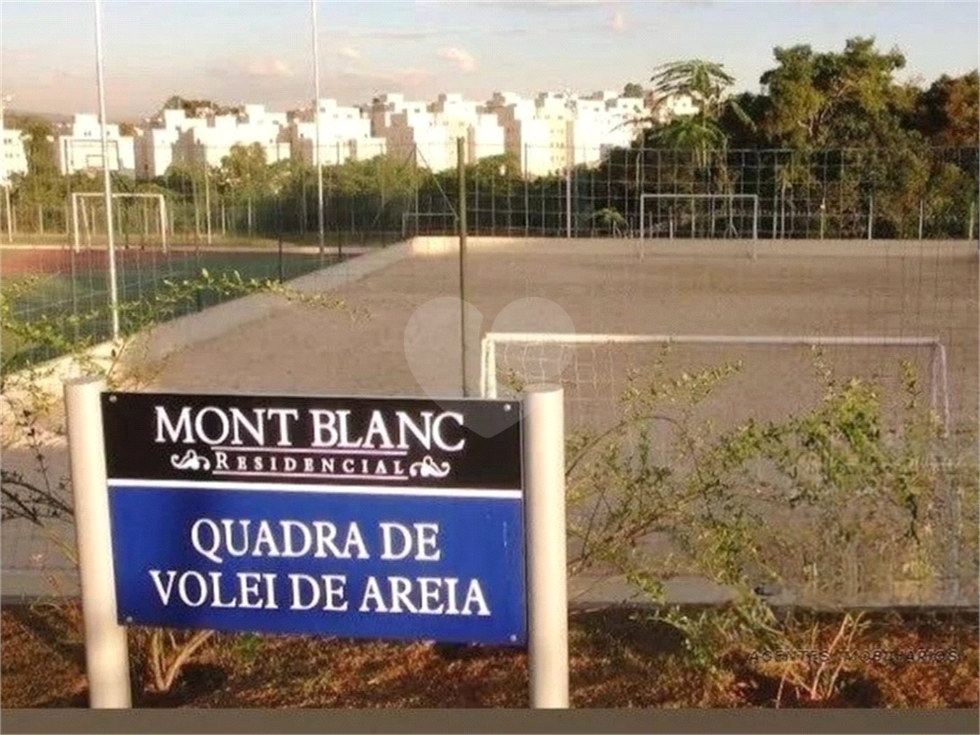 Casa à venda com 4 suítes no condomínio Mont Blanc, Sorocaba - SP