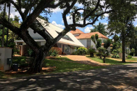 Casa à venda com 3 quartos, sendo 1 suíte, no condomínio Lago Azul, Araçoiaba da Serra - SP