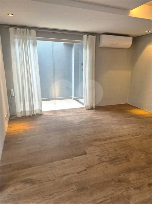 Casa de Vila à venda com 4 quartos, sendo 3 suítes, em Chácara Santo Antônio, São Paulo, SP