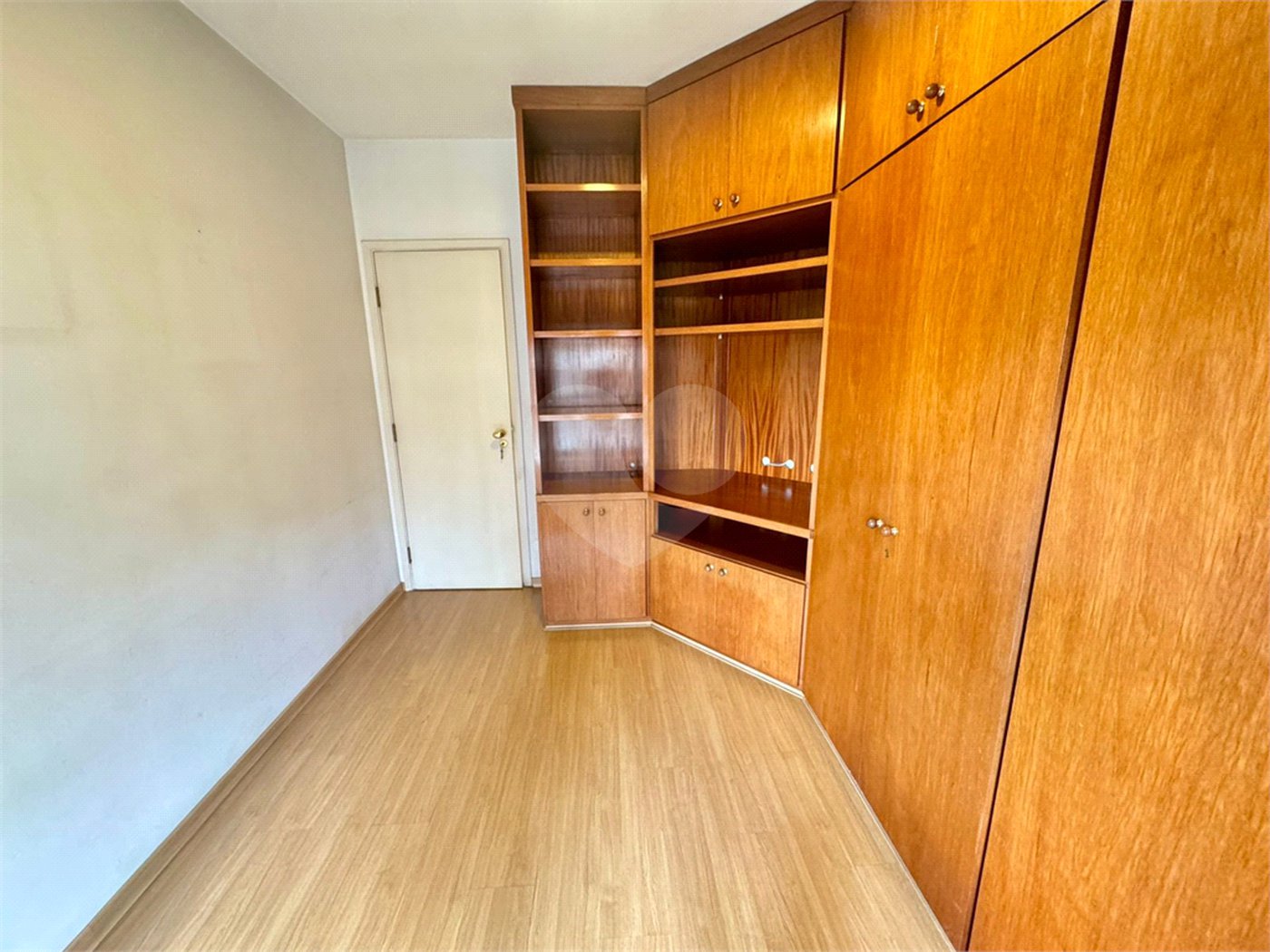 Apartamento à venda com 4 quartos, sendo 2 suítes,  em Pinheiros, São Paulo, SP