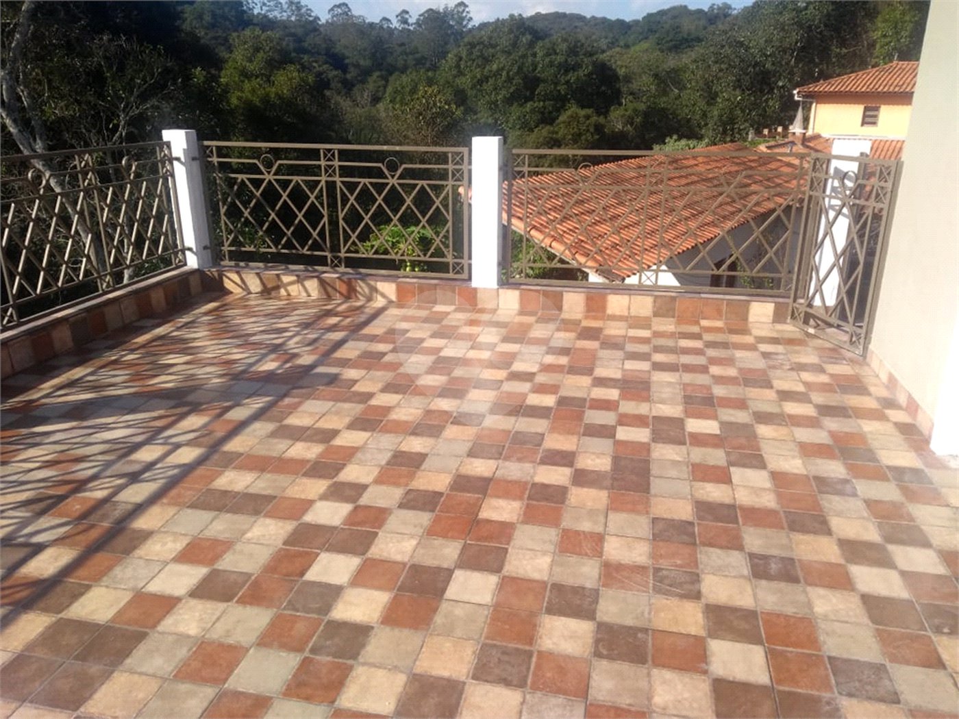 Casa à venda com 3 quartos, sendo 1 suíte, no condomínio Alpes de Mairiporã, Mairiporã - SP