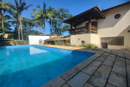 Chácara à venda com 4 quartos, sendo 3 suítes, em Campos de Atibaia, Atibaia, SP