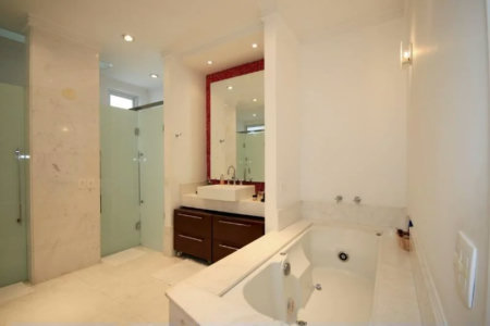 Casa à venda com 3 quartos, sendo 2 suítes,  em Vila Tramontano, São Paulo, SP