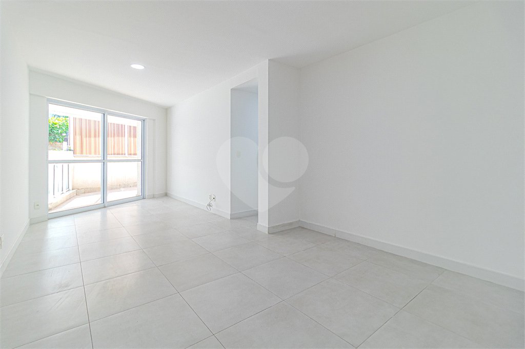 Apartamento à venda com 3 quartos, sendo 1 suíte, em Lagoa, Rio de Janeiro, RJ