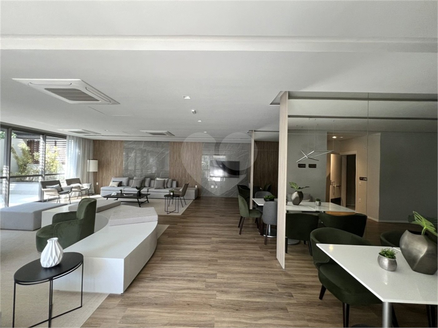 Apartamento à venda com 2 suítes em Campo Belo, São Paulo, SP