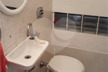 Sobrado à venda com 5 quartos, sendo 1 suíte, em Chácara Santo Antônio, São Paulo, SP