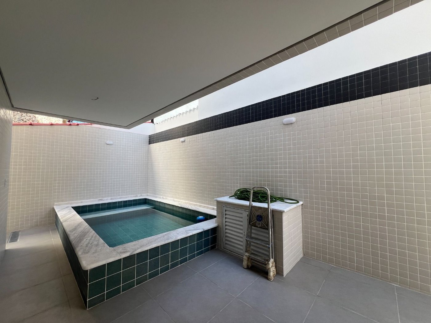 Casa com 3 dormitórios à venda, 145 m² por R$ 1.400.000,00 - Aparecida - Santos/SP