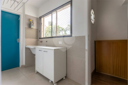 Apartamento à venda com 3 quartos, sendo 1 suíte, em Santo Amaro, São Paulo, SP