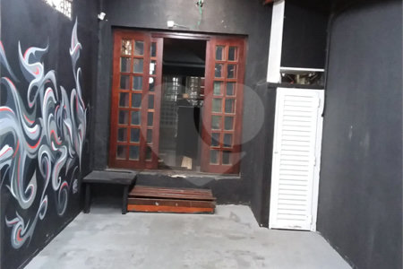 Sobrado à venda com 3 quartos em Moema, São Paulo, SP