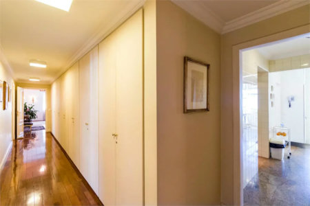 Apartamento à venda com 4 quartos, sendo 2 suítes, em Real Parque, São Paulo, SP