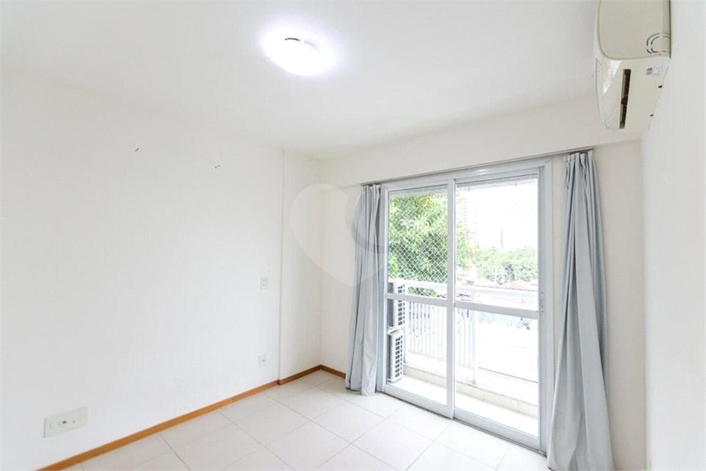 Apartamento à venda com 2 quartos, sendo 1 suíte, em Praça da Bandeira, Rio de Janeiro, RJ