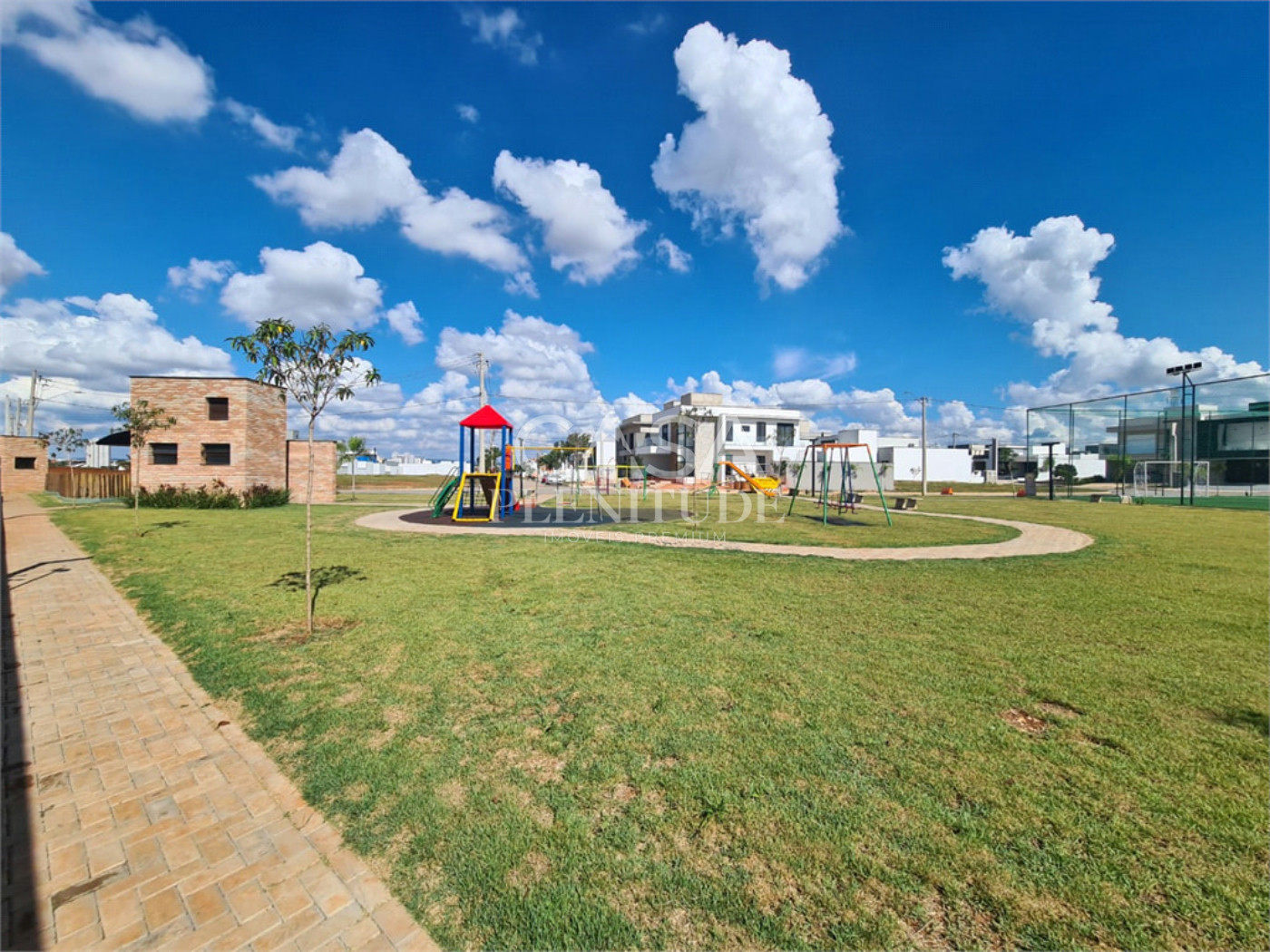 Casa em condomínio à venda com 5 quartos, sendo 3 suítes, em Wanel Ville, Sorocaba, SP