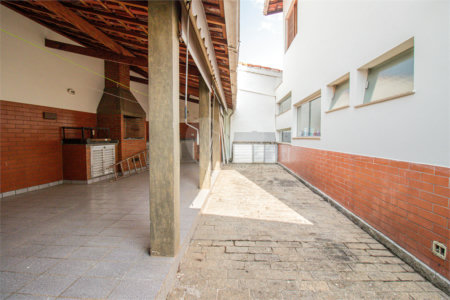 Sobrado à venda com 4 quartos, sendo 1 suíte, em Alto da Boa Vista, São Paulo, SP