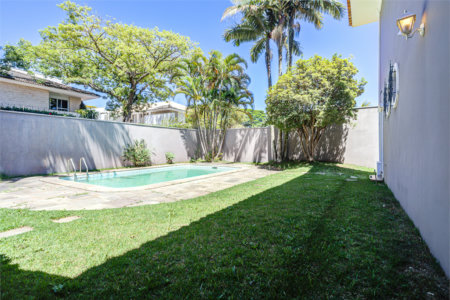 Casa à venda com 5 quartos, sendo 3 suítes, em Alto da Boa Vista, São Paulo, SP