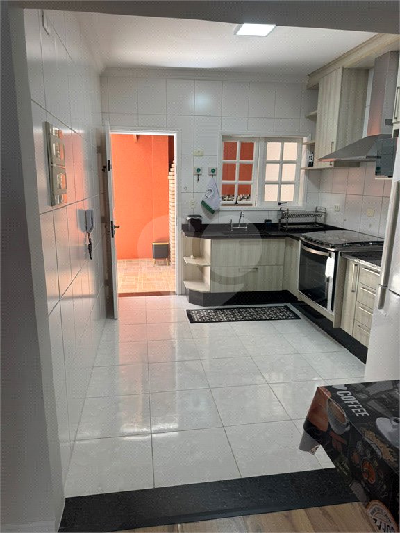 Casa à venda com 3 quartos, sendo 1 suíte, no condomínio Vilage Palmas, São Paulo - SP