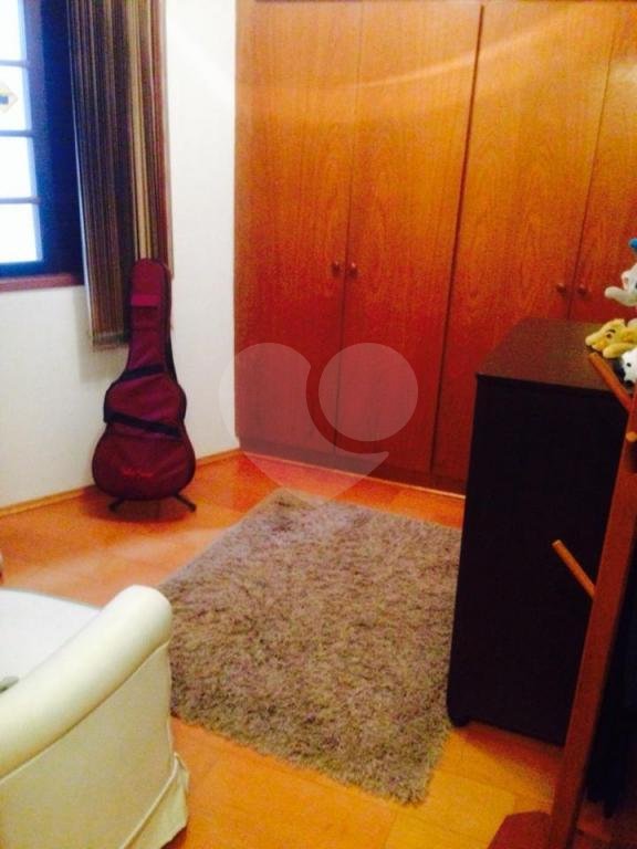 Casa à venda com 3 quartos, sendo 1 suíte,  no condomínio Praça Doutor José Augusto César,12, São Paulo - SP