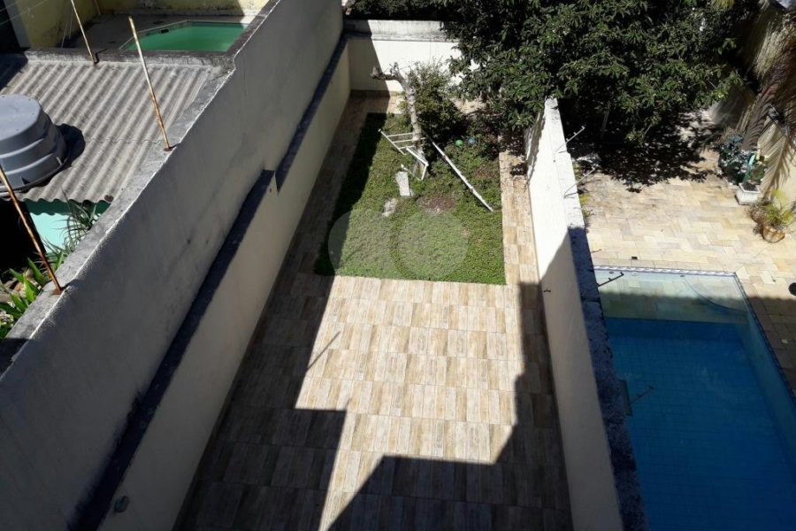 Sobrado à venda com 3 suítes em Vila Irmãos Arnoni, São Paulo, SP