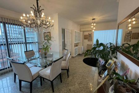 Apartamento 3 dormitórios com 2 suítes, 2 vagas demarcadas, no Embaré, Santos