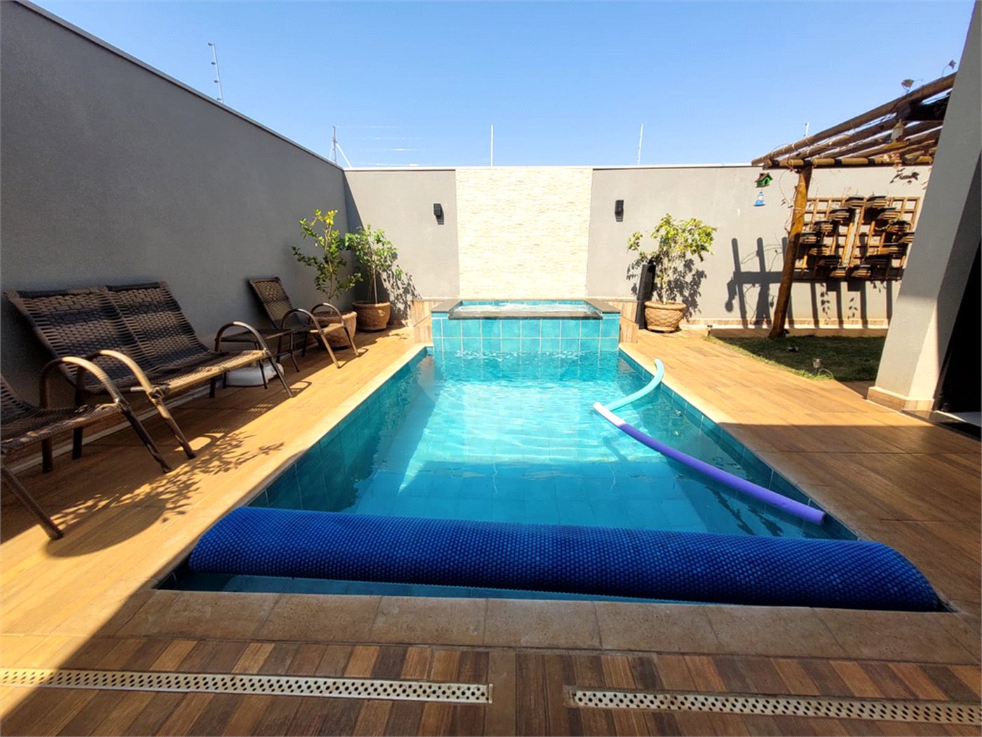 Casa à venda com 3 suítes em Ribeirânia, Ribeirão Preto, SP