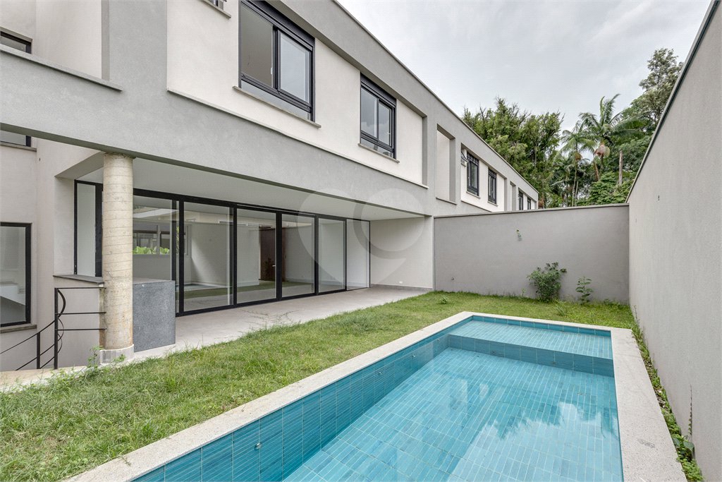Casa à venda com 4 suítes no condomínio Venezia, São Paulo - SP