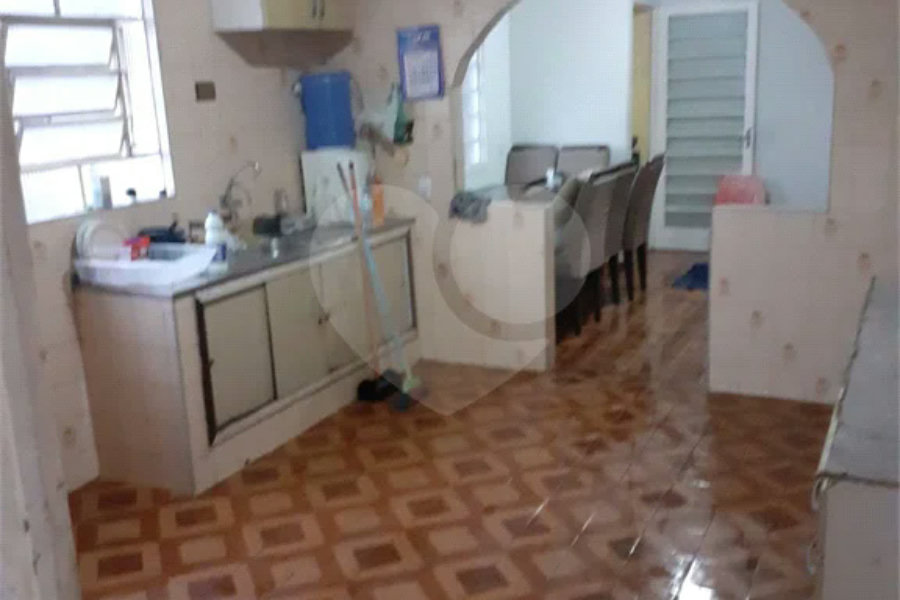 Sobrado à venda com 4 quartos, sendo 1 suíte, em Campo Limpo, São Paulo, SP