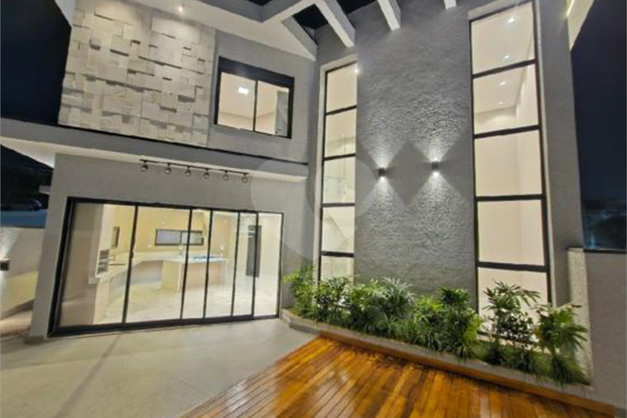 Casa à venda com 4 suítes no condomínio Villas do Jaguari, Santana de Parnaíba - SP