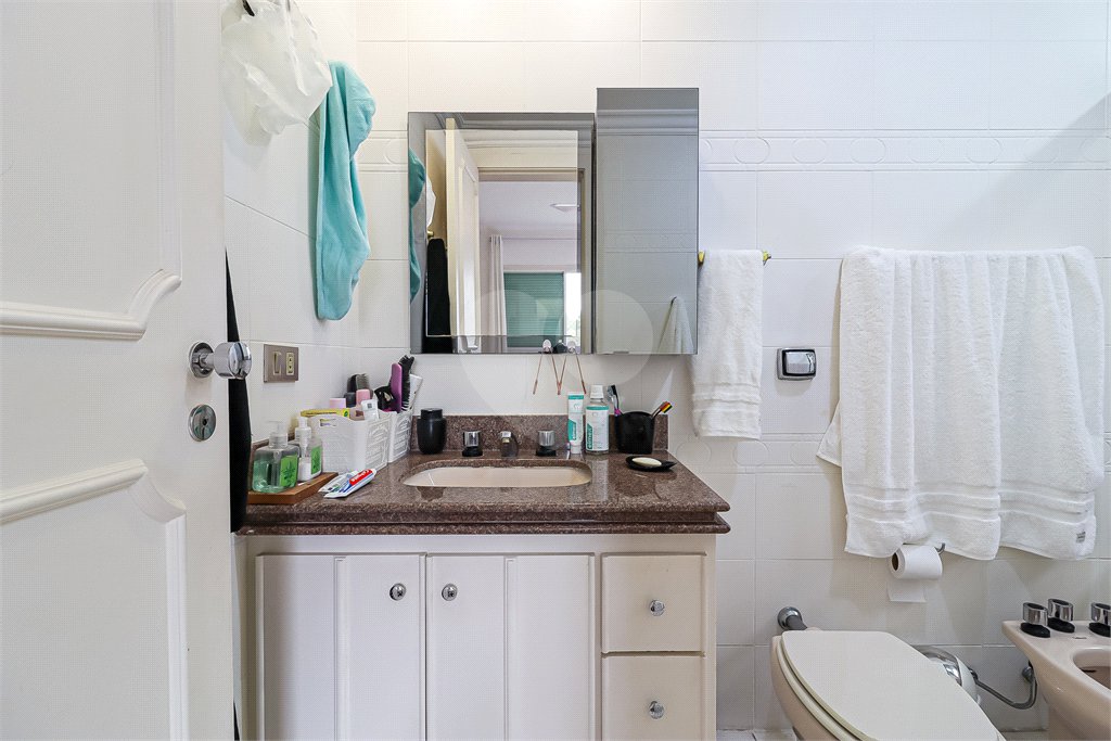 Apartamento à venda com 4 quartos, sendo 2 suítes, em Vila Morumbi, São Paulo, SP