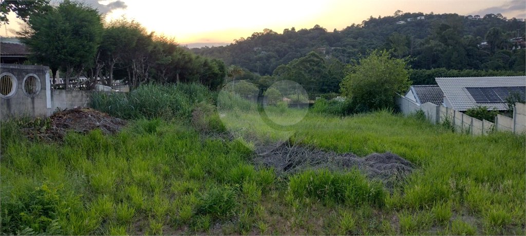 Terreno de 1000 m² Localizado Jardim Estância Brasil em Atibaia-SP.